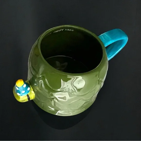 💖 “I Shell Party Hard” Ceramic Mug 💖 - Picture 2 of 2